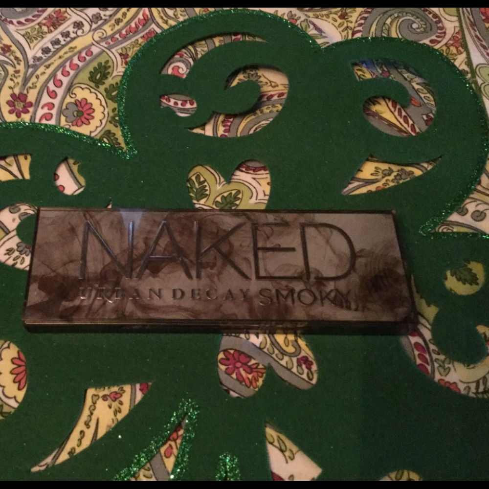 Urban Decay Naked Smoky Eyeshadow Palette